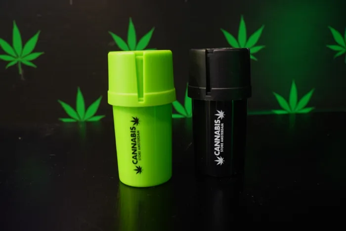 Grinder con compartimento · fotografía de la colección